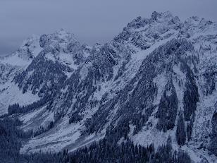 Image of Gunn Peak and Merchant Peak from 4,000' on Iron Mountain logging road