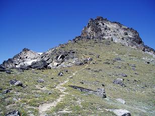 Dropping down into the 8,000' pass W of Cashmere Mountain