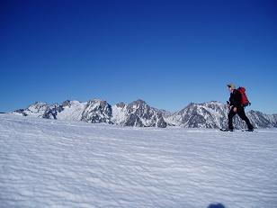 Stuart Range from SE ridge of Earl Peak