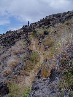 Trail down Hilina Pali