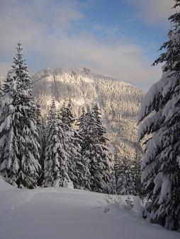 Dungeon Peak from Kendall Peak Lakes road