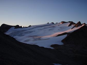 Morning light on Kololo Peaks