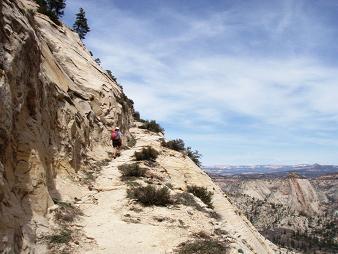 Approaching the top of the west rim