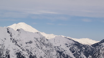 Baker peaking over the Bacon/Diobsud ridge