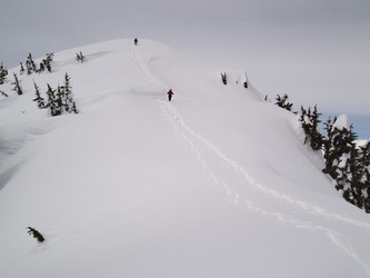 Descending from the summit of Oakes Peak