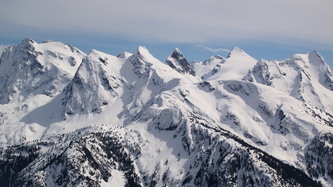 An orographic banner cloud coming off of Snowfield