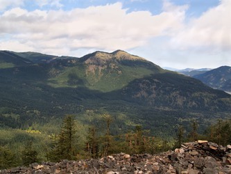 Dog Mountain, where we were a few hours ago when it was cold, rainy, and windy.