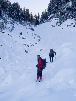 Approaching Lone Pine Pass.