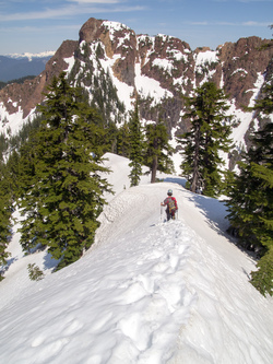 Heading down the NE ridge towards Devils Thumb.