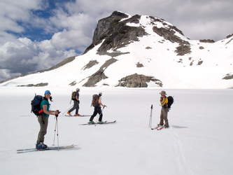 On Pea Soup Lake with Dip Top Peak.