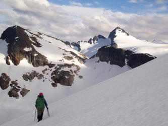 Neve Peak and Snowfield Peak.