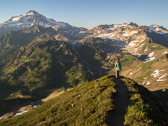 Glacier Peak and Kololo Peaks.