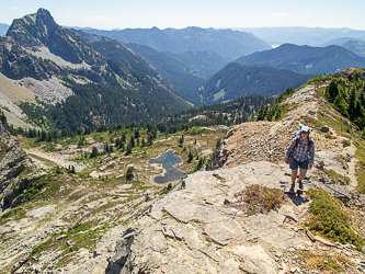 Hibox Peak and a tarn above Lila Lake from Alta's south ridge.