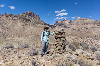 Cairn on the south end of point 4,054