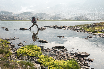 Lake 6,200'