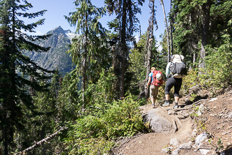 Tuck and Robin Lakes Trail